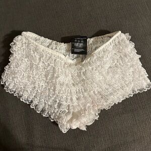 Leg avenue white boy shorts